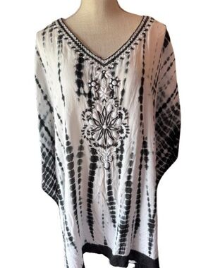 Soft Surroundings Black and White Embroidered V-Neck Tunic
